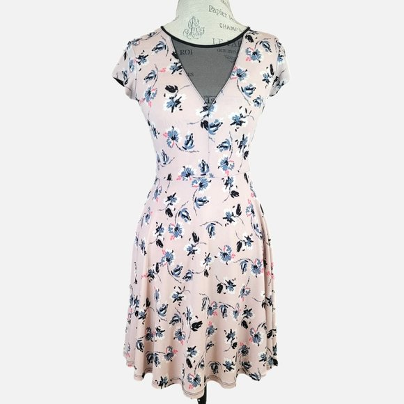 Kimchi Blue Pink Floral V-Neck Dress with Black Mesh - Picture 1 of 9